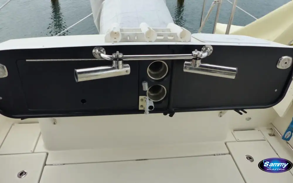 slider 9 Quicksilver Activ 805 Pilothouse