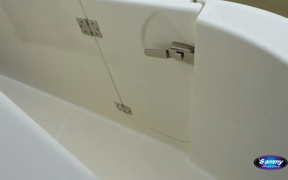 slider 11 Quicksilver Activ 805 Pilothouse