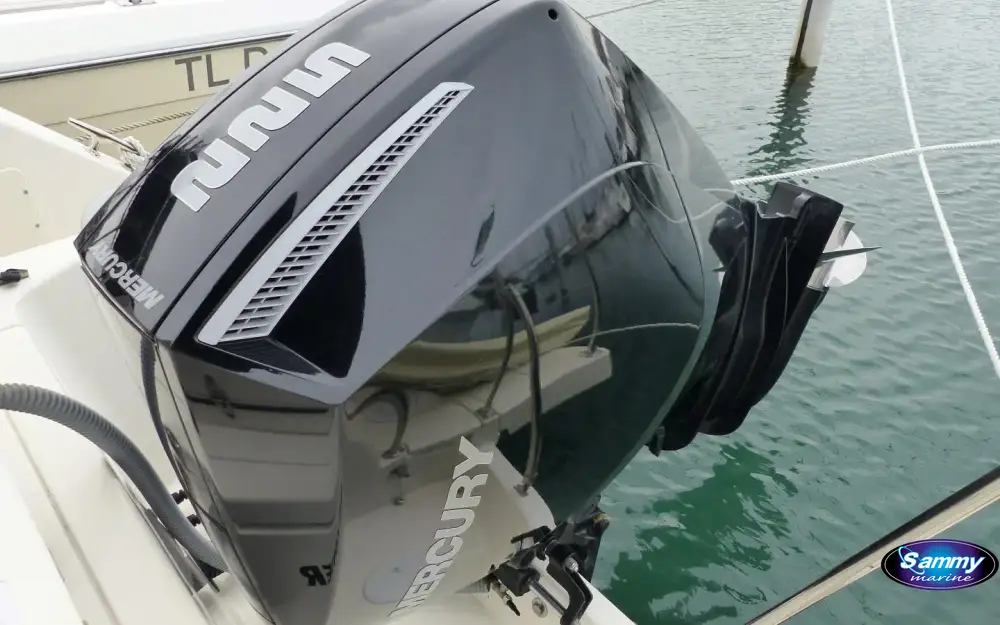 slider 17 Quicksilver Activ 805 Pilothouse