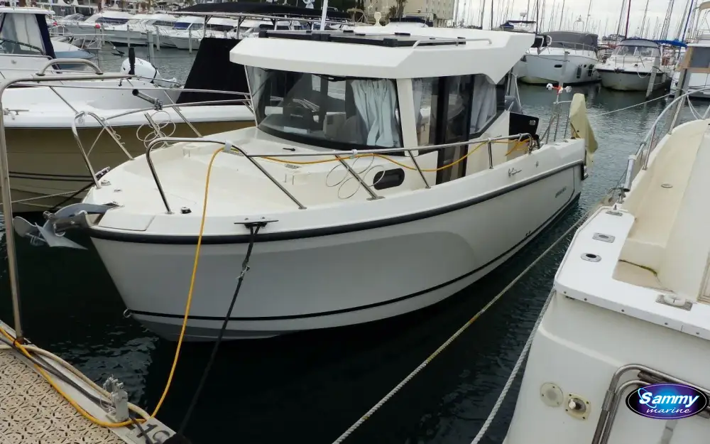 slider 2 Quicksilver Activ 805 Pilothouse