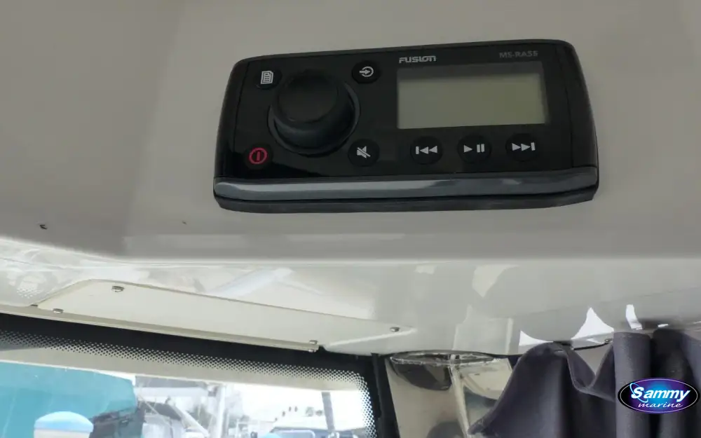 slider 23 Quicksilver Activ 805 Pilothouse
