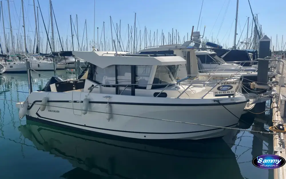 slider 0 Quicksilver Activ 805 Pilothouse