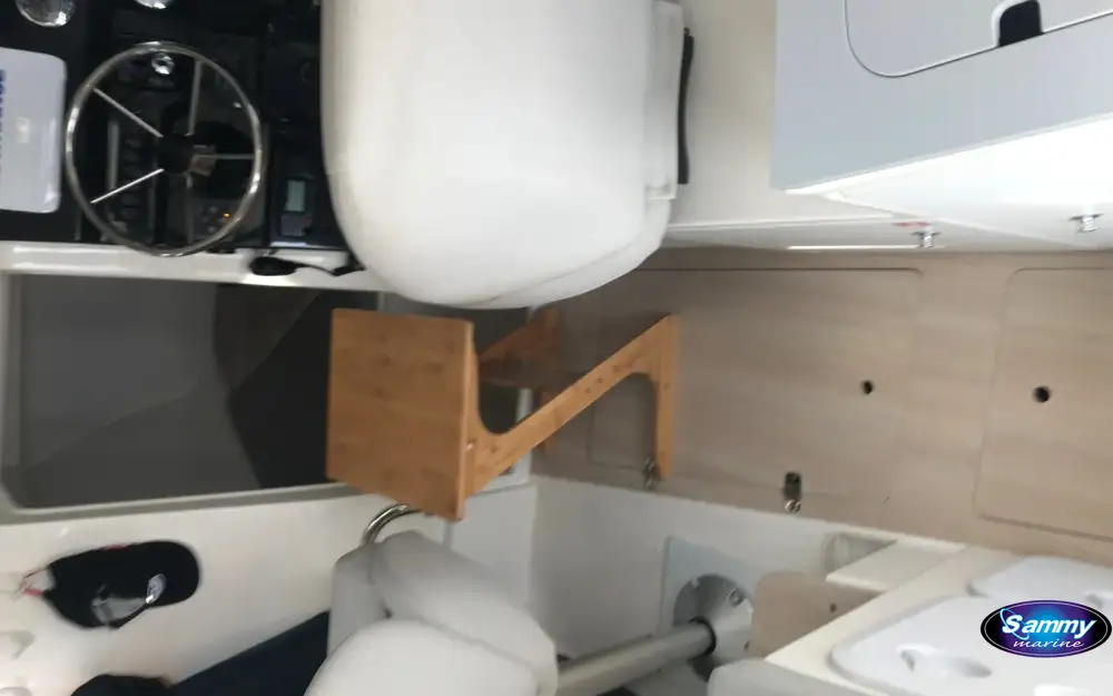slider 29 Quicksilver Activ 805 Pilothouse