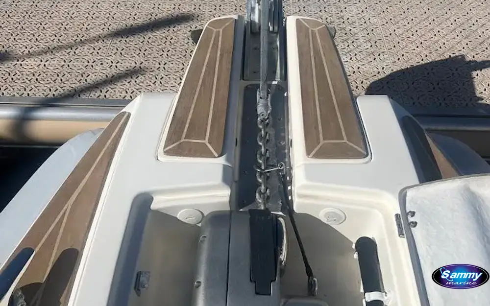 slider 7 Capelli Tempest 38