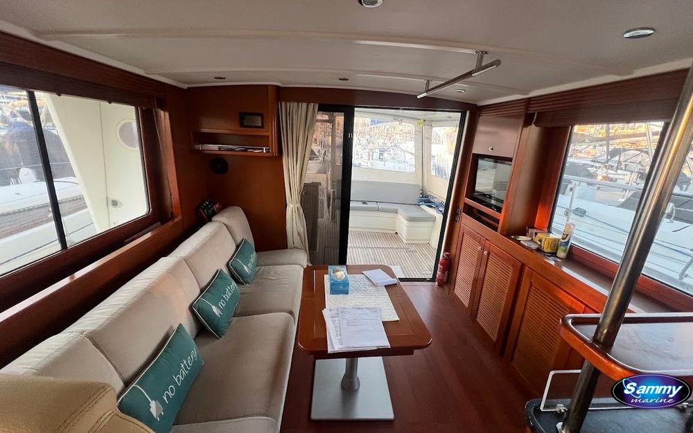 slider 2 Beneteau Swift Trawler 44