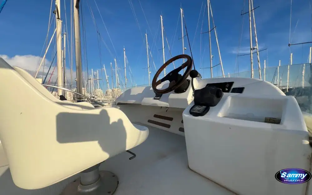 slider 1 Jeanneau Merry Fisher 925 Fly