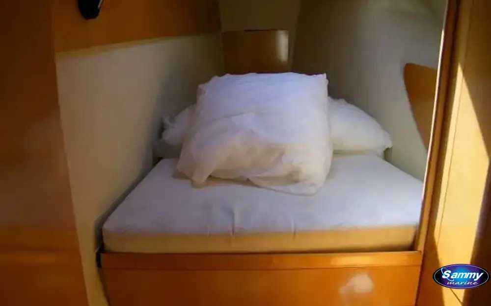 slider 7 Fountaine Pajot Highland 35