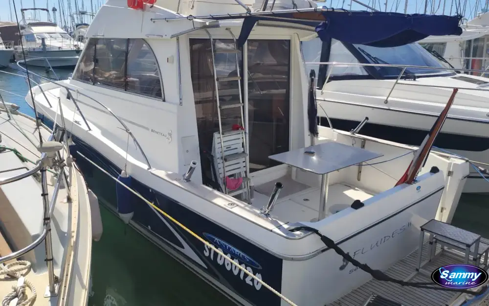 slider 22 Beneteau Antares Serie 9