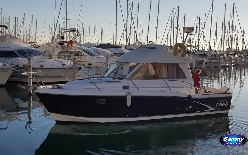 slider 2 Beneteau Antares Serie 9
