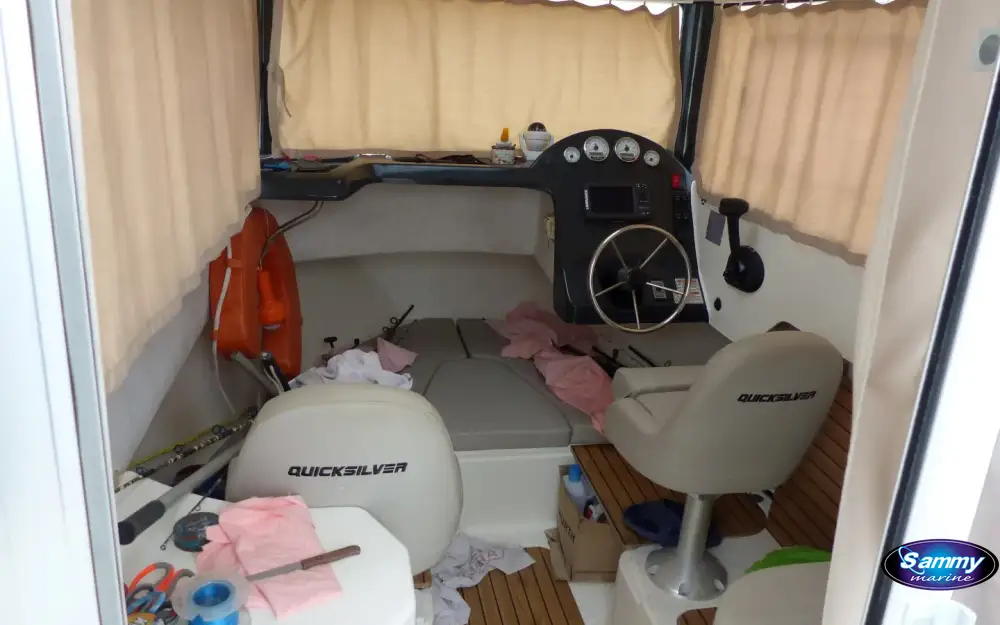 slider 9 Quicksilver  675 Pilothouse