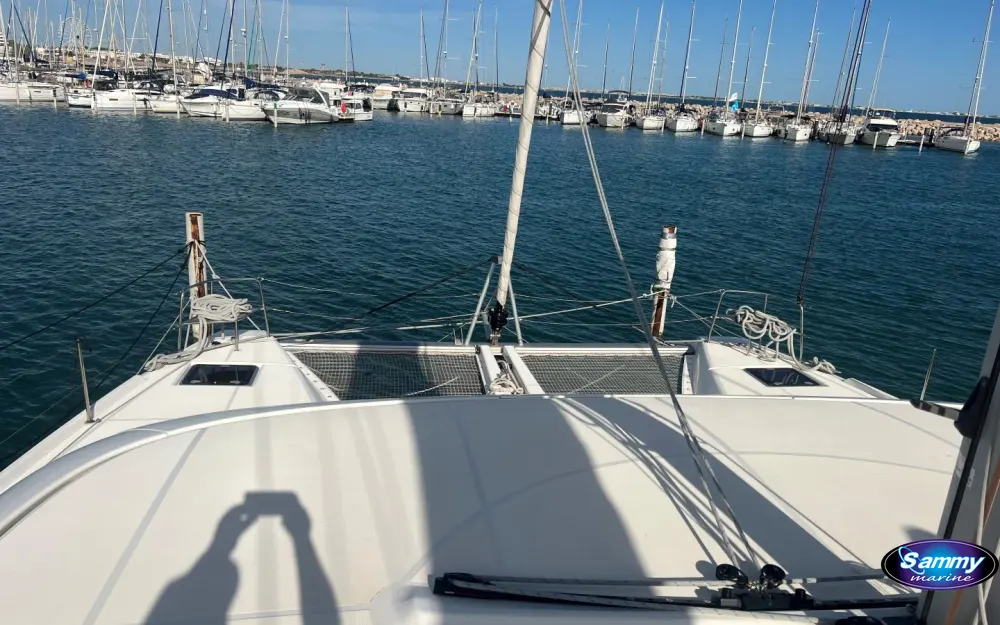 slider 31 Lagoon  46