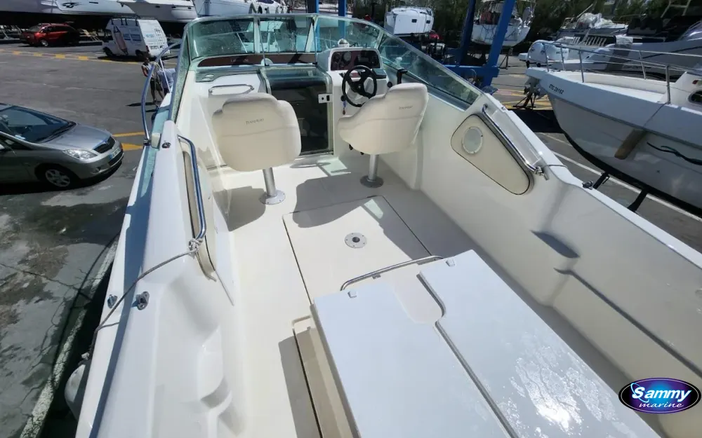 slider 6 Jeanneau Cap Camarat 705