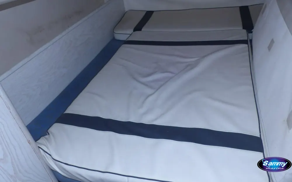 slider 1 Beneteau Flyer 8