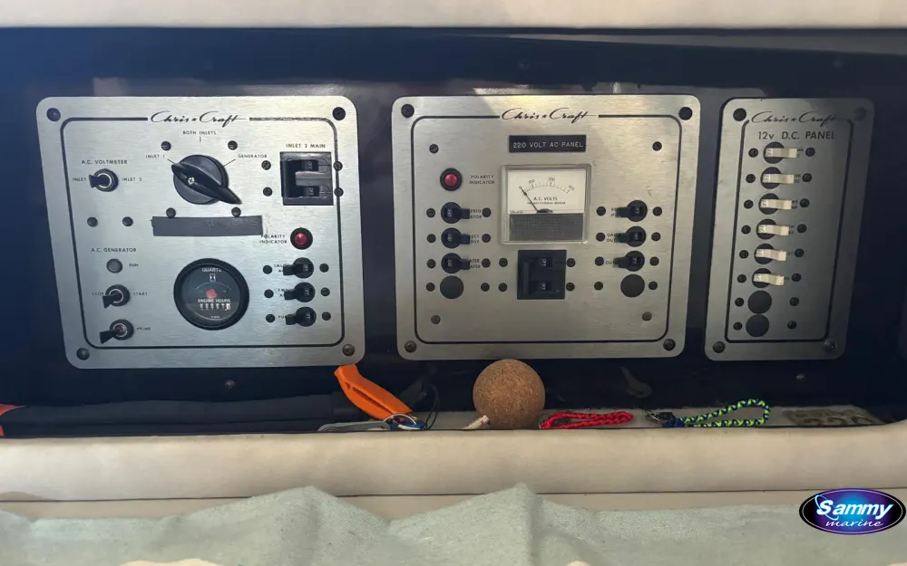 slider 14 Correct Craft Crusader V 8