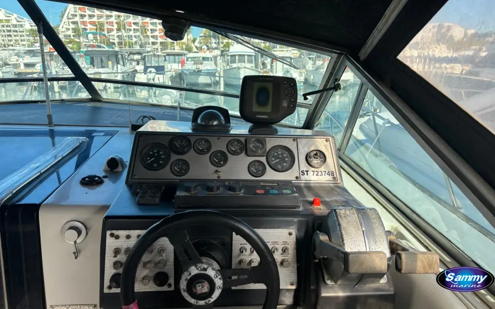 slider 20 Correct Craft Crusader V 8