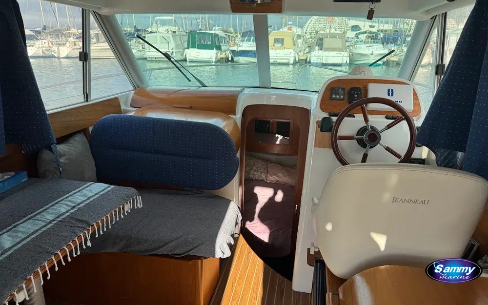 slider 2 Jeanneau Merry Fisher 805