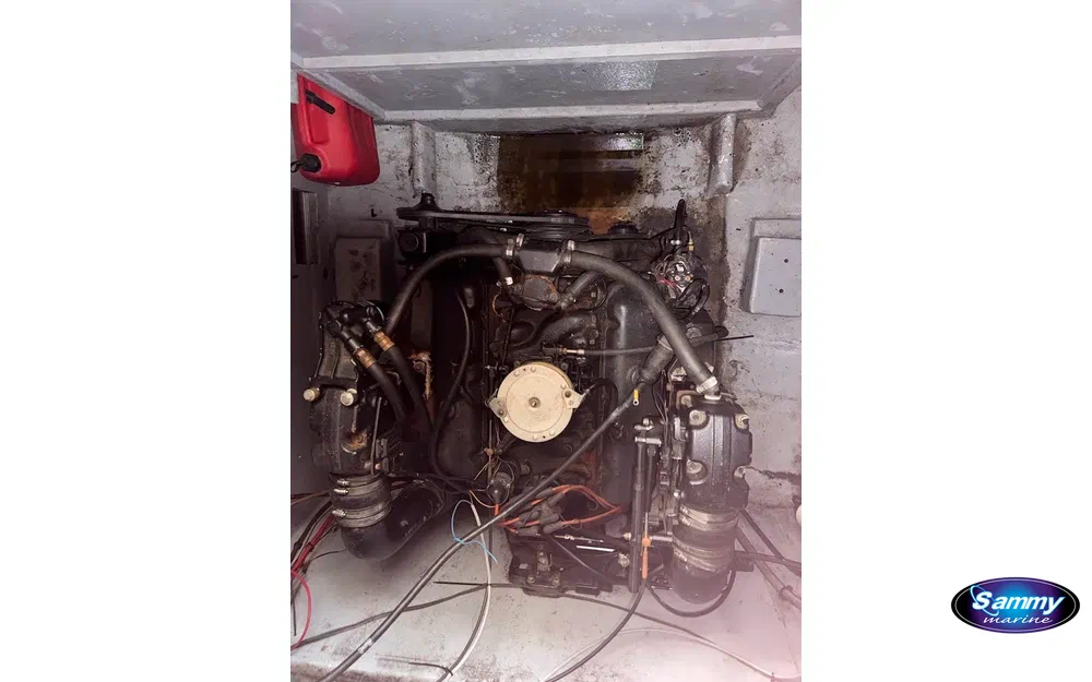 slider 16 Essex Yacht Cleopatra 1000