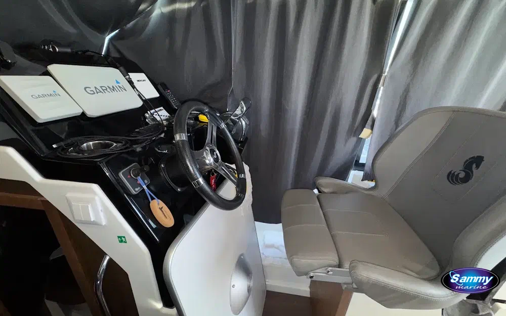 slider 12 Beneteau Antares 9 OB