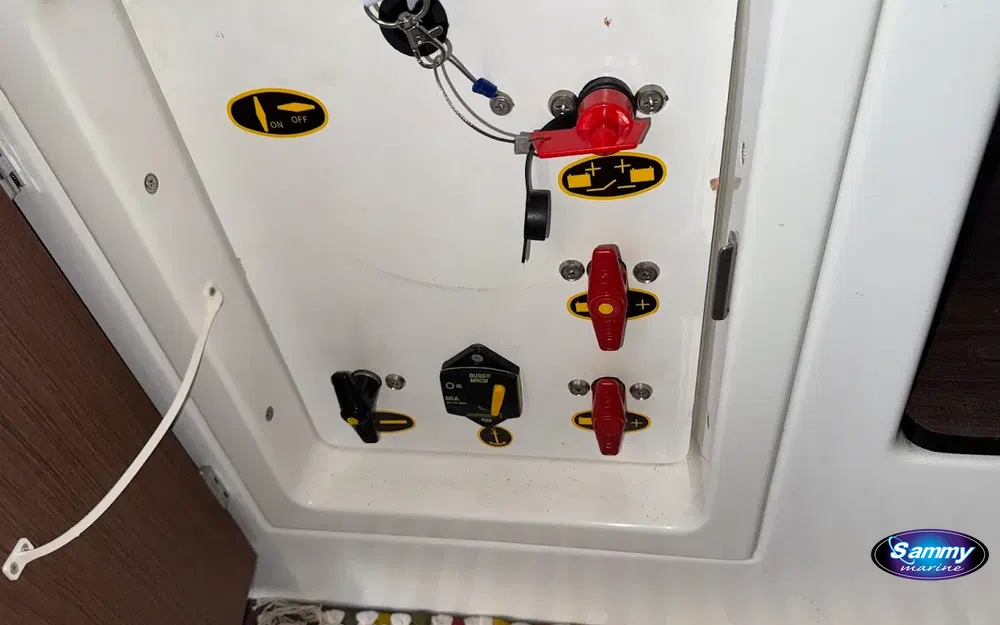 slider 17 Beneteau Antares 9 OB