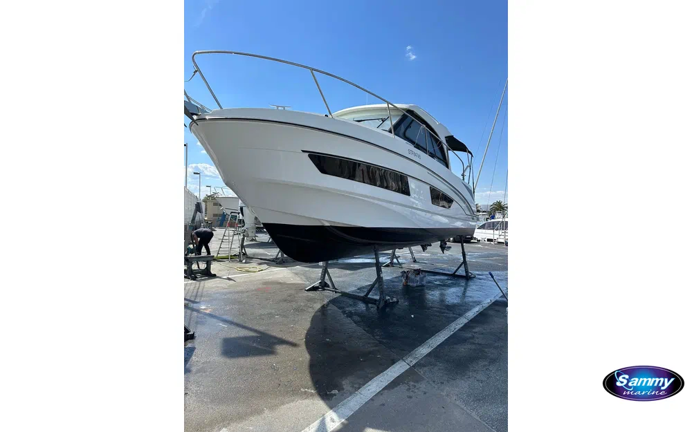 slider 2 Beneteau Antares 9 OB