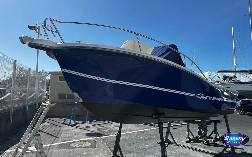 slider 10 Kelt White Shark 205