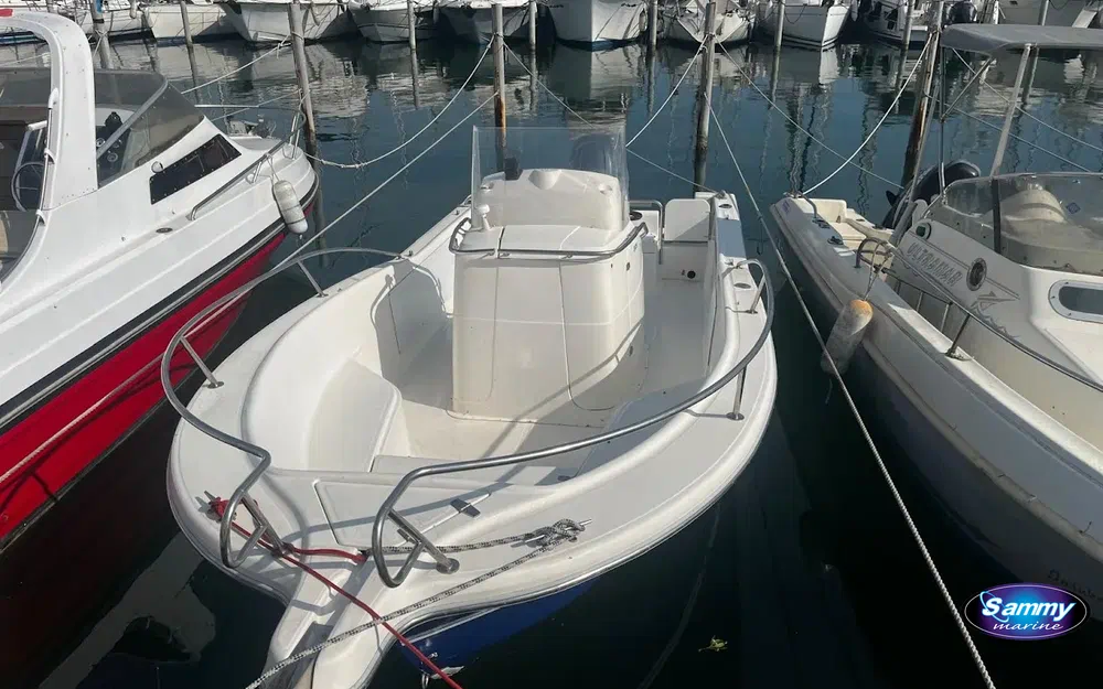 slider 2 Kelt White Shark 205