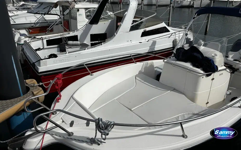 slider 6 Kelt White Shark 205