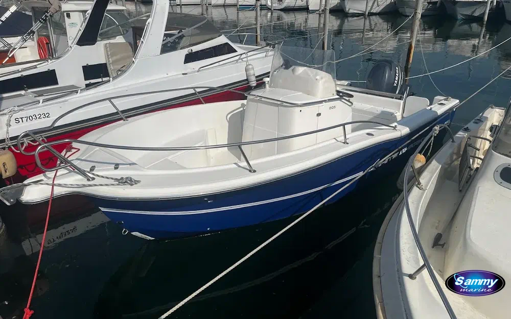 slider 7 Kelt White Shark 205