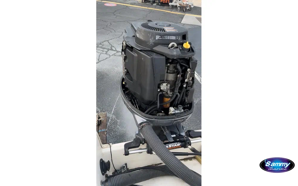 slider 8 Kelt White Shark 205