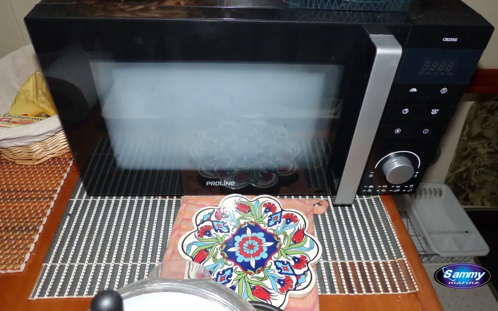 slider 11 Rodman 38 Fly