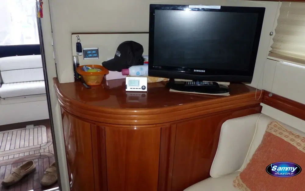 slider 17 Rodman 38 Fly