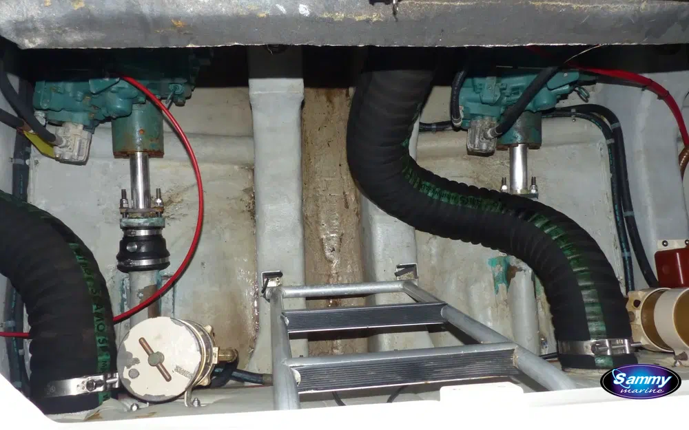 slider 19 Rodman 38 Fly