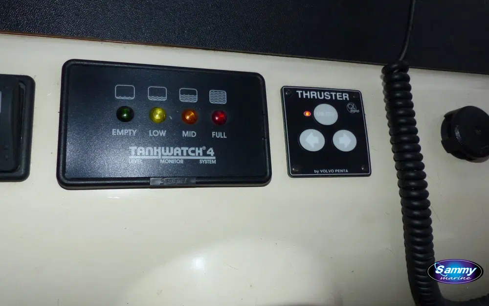 slider 7 Rodman 38 Fly