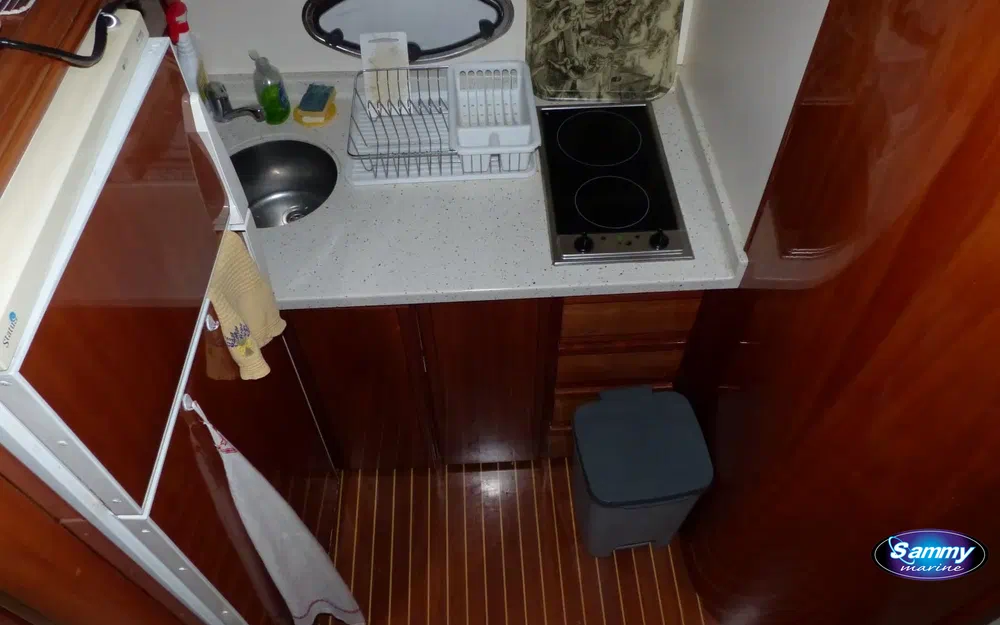 slider 9 Rodman 38 Fly