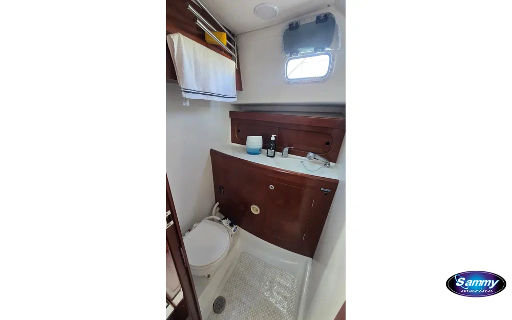 slider 10 Beneteau Antares Serie 9 Limited