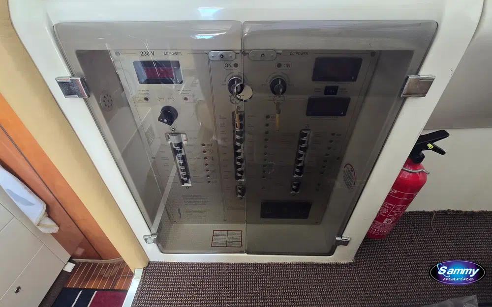 slider 12 Cranchi Atlantique 40 Fly