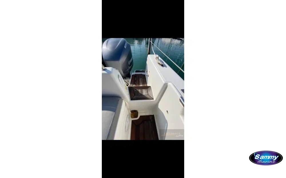 slider 16 Kelt White Shark 285