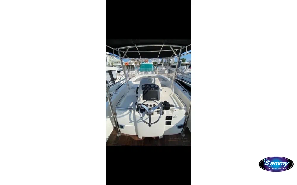 slider 14 Kelt White Shark 285