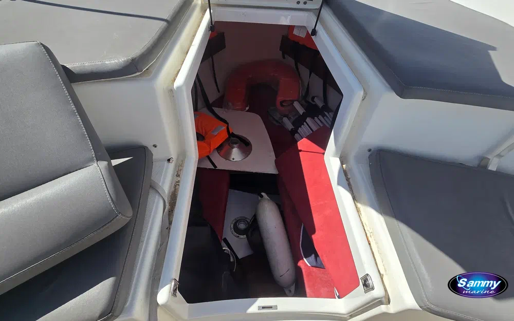 slider 10 Kelt White Shark 285
