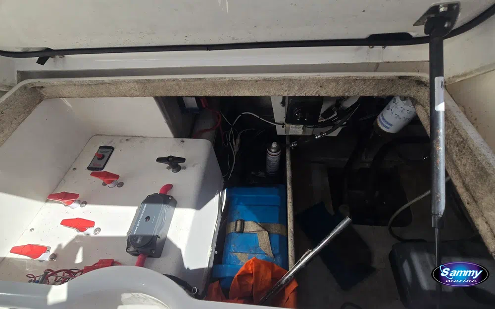 slider 20 Kelt White Shark 285