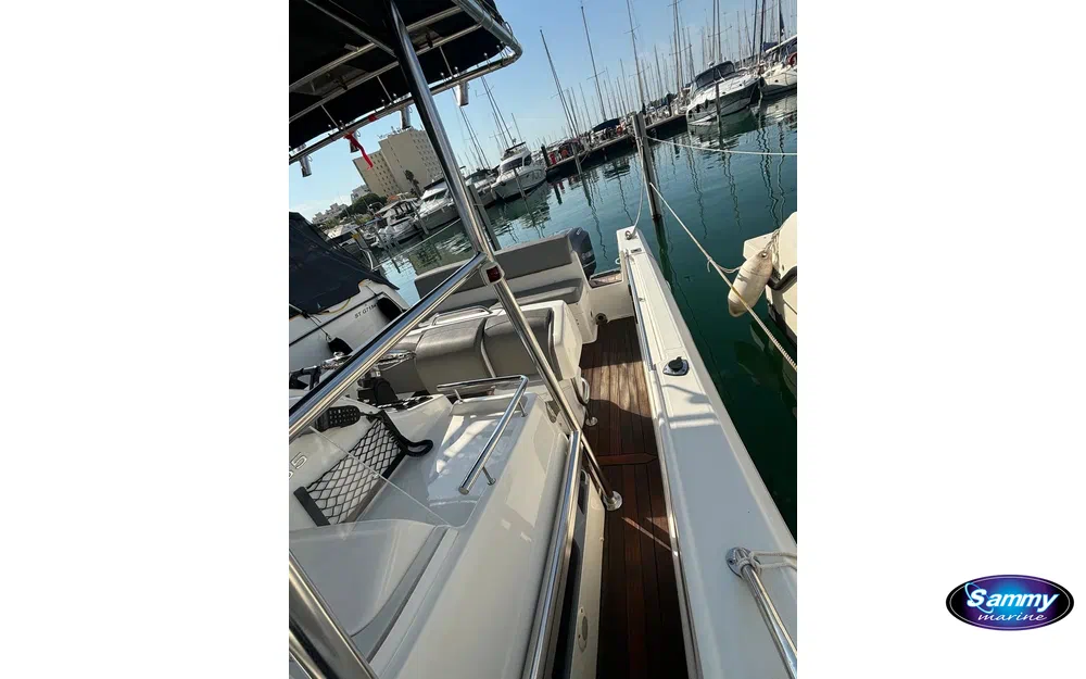 slider 12 Kelt White Shark 285