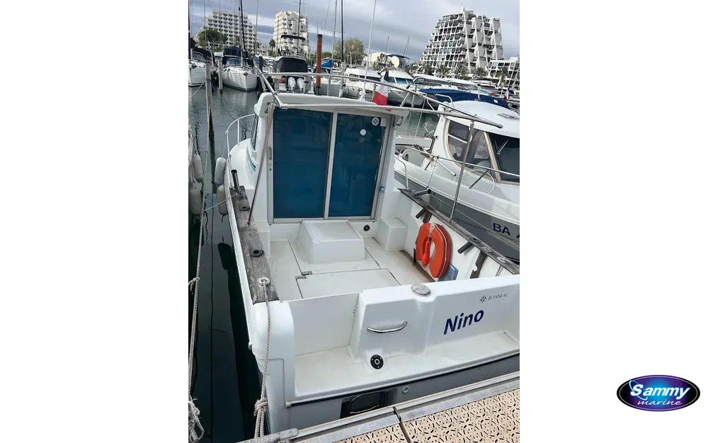 slider 3 Jeanneau Merry Fisher 650