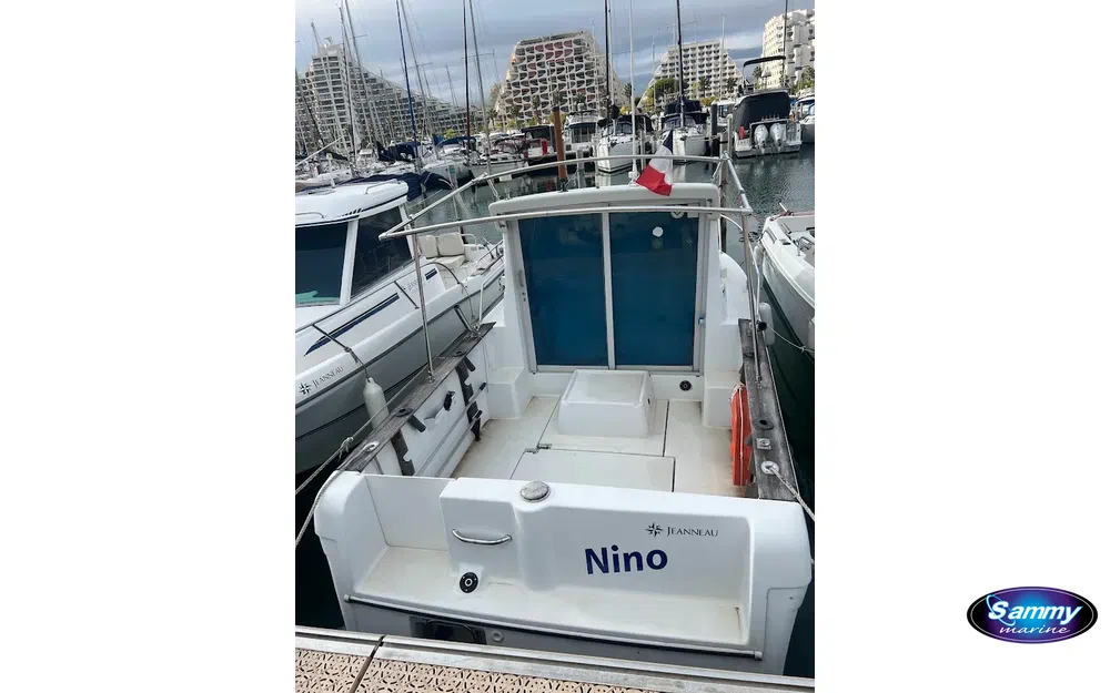 slider 2 Jeanneau Merry Fisher 650