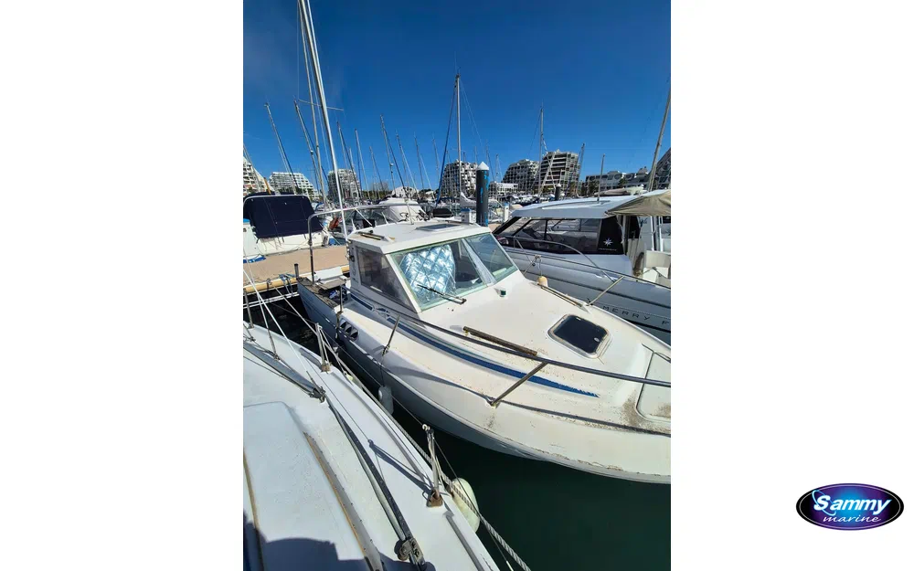 slider 1 Beneteau Antares 605