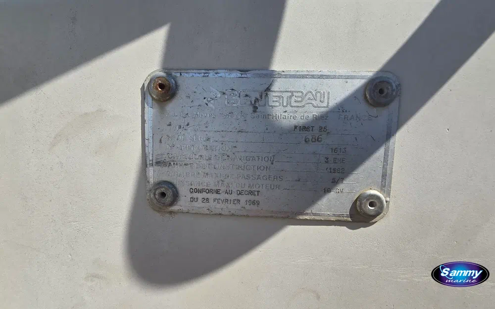slider 44 Beneteau First 25