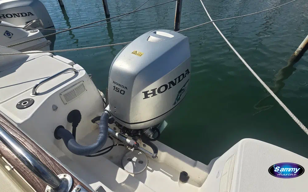 slider 10 Jeanneau Merry Fisher 725