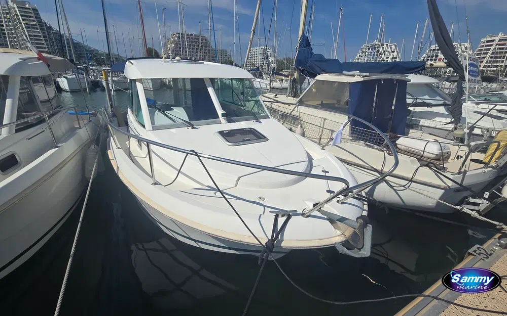 slider 0 Jeanneau Merry Fisher 725