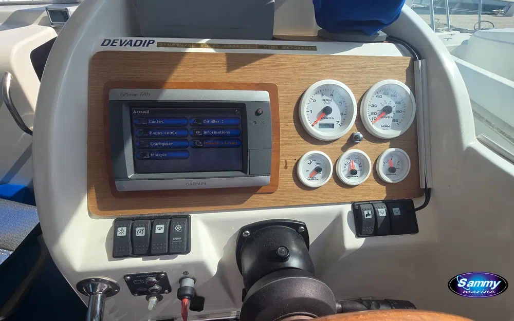 slider 22 Jeanneau Merry Fisher 725