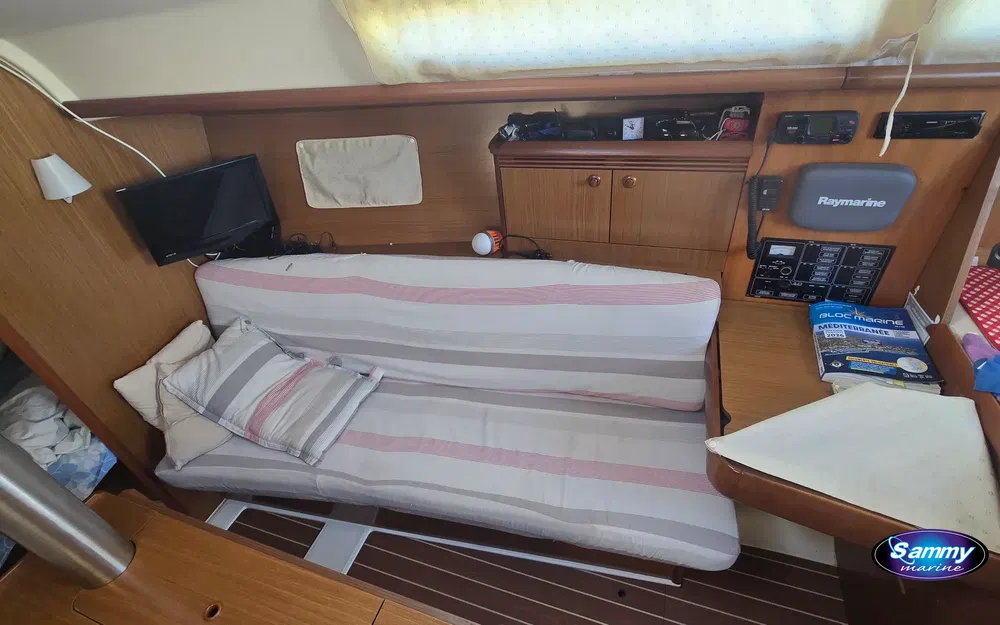 slider 23 Jeanneau Sun Odyssey 32.1