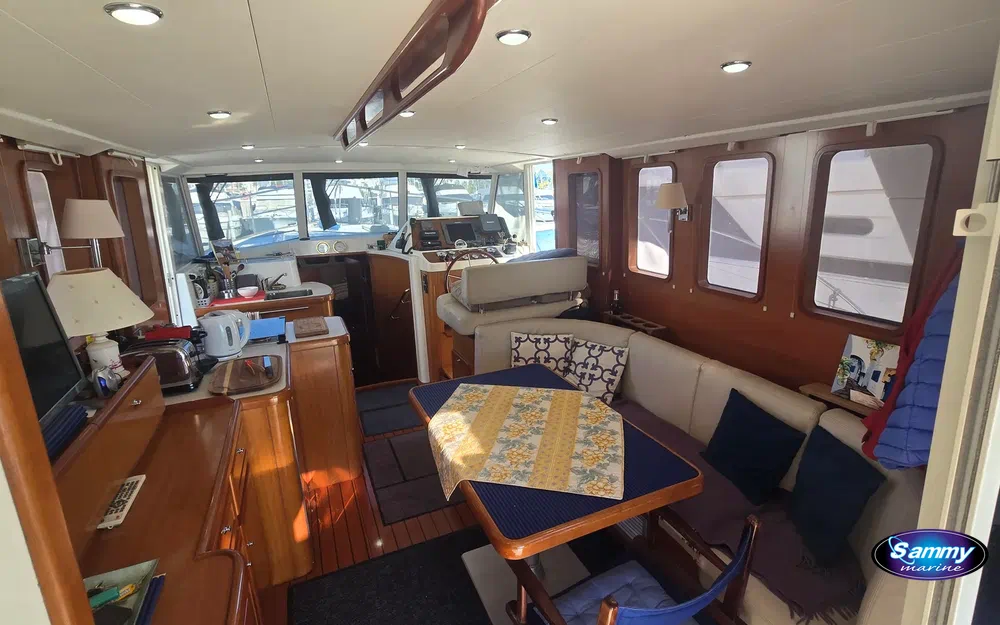 slider 10 Beneteau Swift Trawler 42